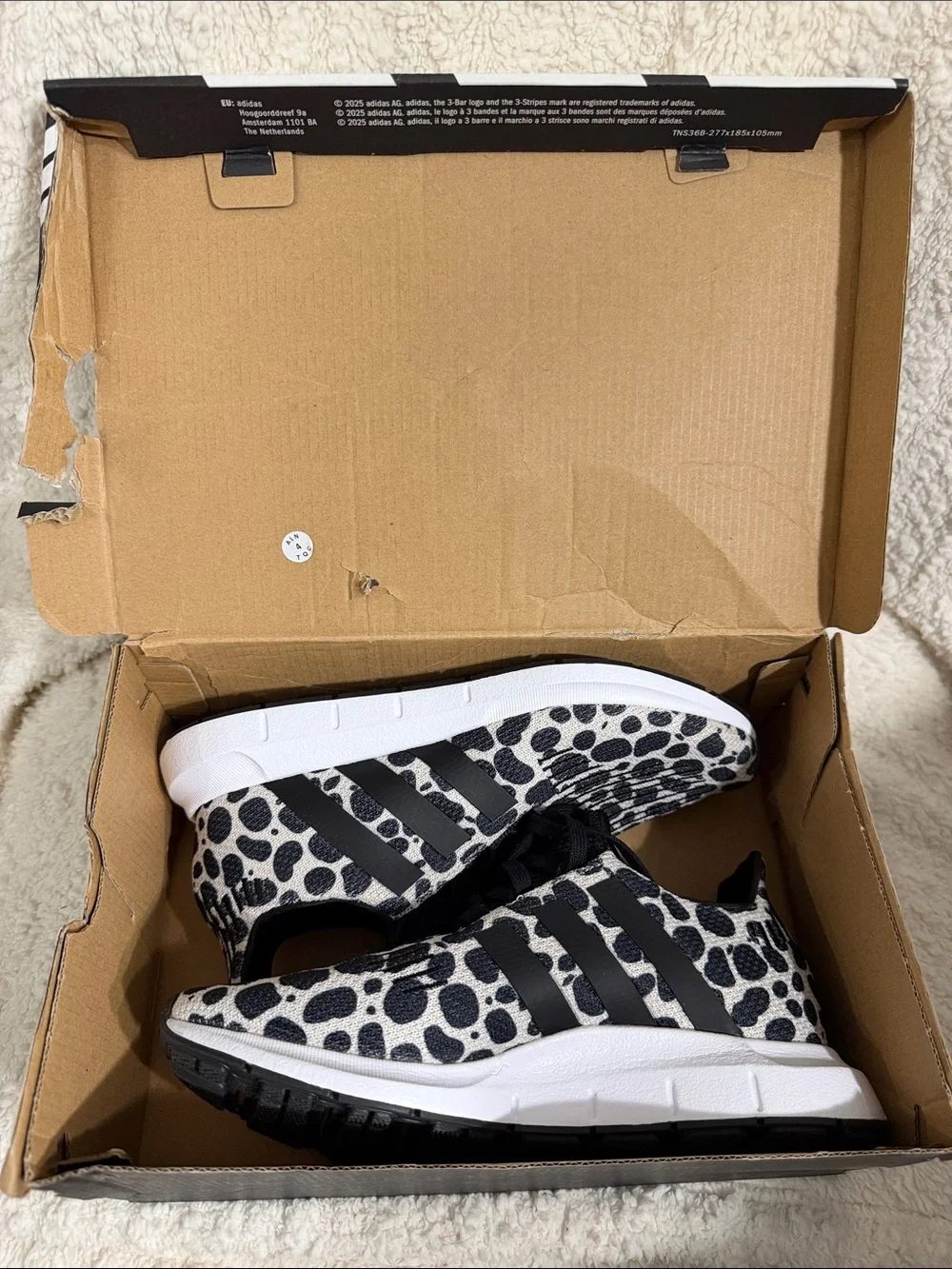 adidas Women’s Swift Run 10 - Leopard/Black
